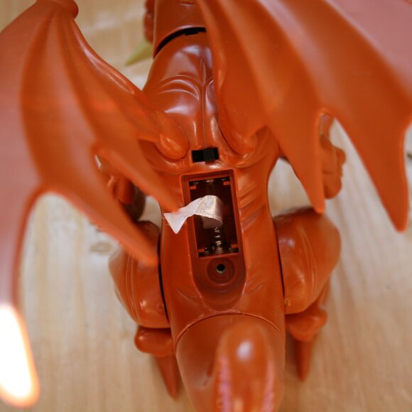 Yu-Gi-Oh! Thousand Dragon 1996 Kazuki Takahashi Mattel 8" Roaring Action Figure - Picture 6 of 8